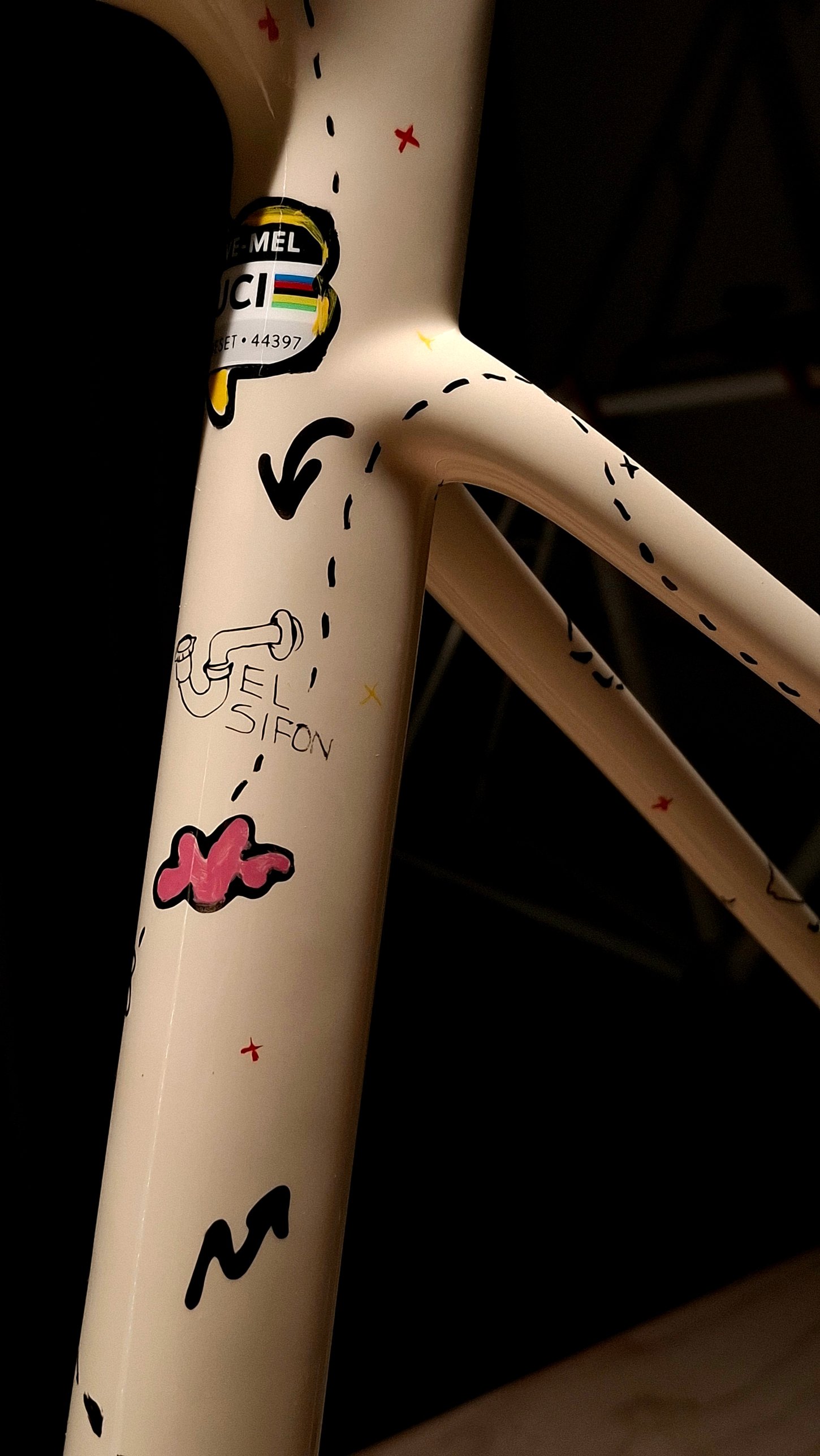 ENVE Melee crema con ilustraciones